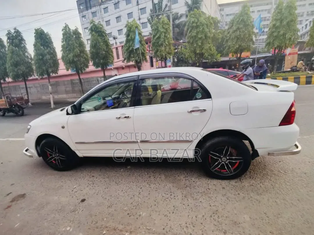 Toyota Corolla Sedan 2004 White
