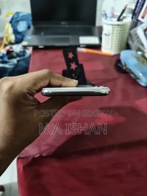 Apple iPhone X 64 GB White