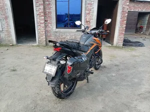 Honda Hornet 2021 Yellow