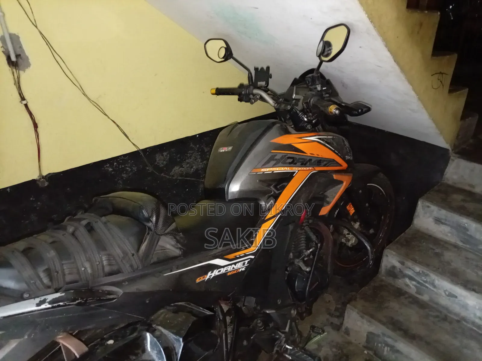 Honda Hornet 2021 Yellow