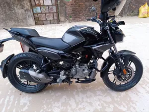 Hero Xtreme 125R 2025 Black