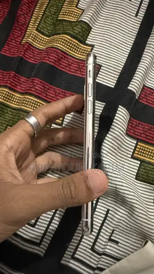Apple iPhone XS 64 GB White