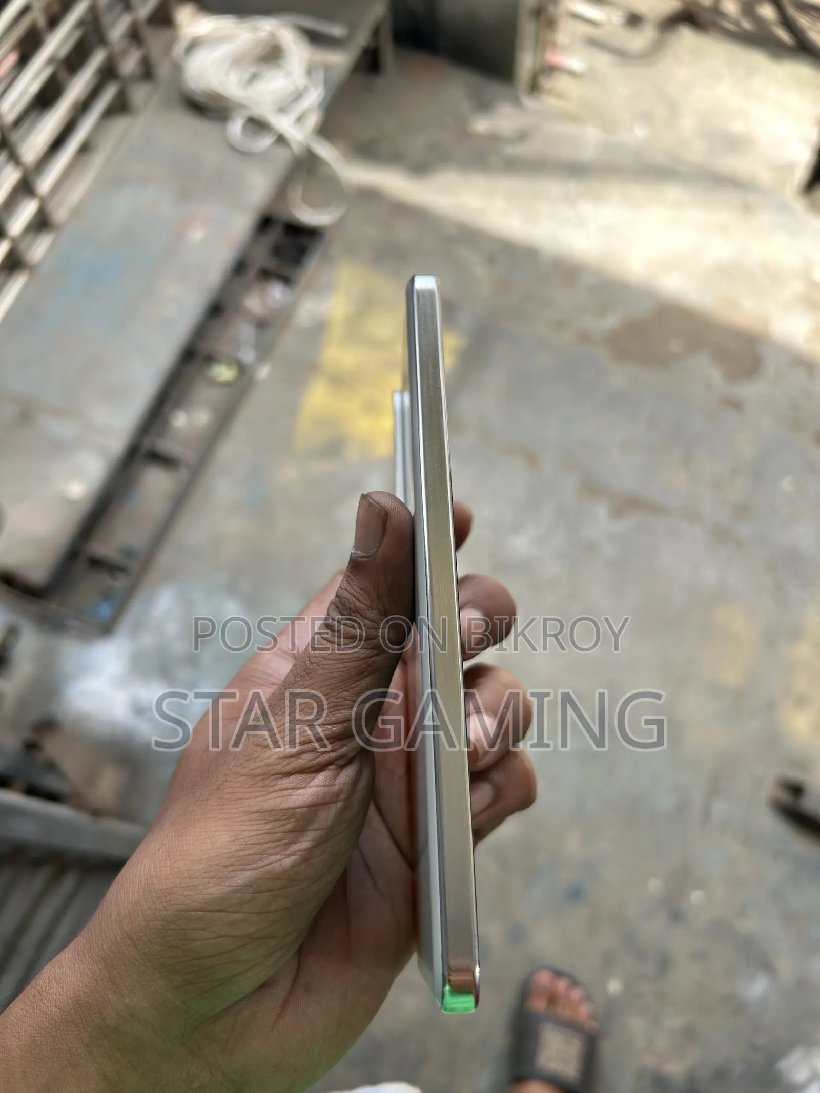 iQOO 256 GB White