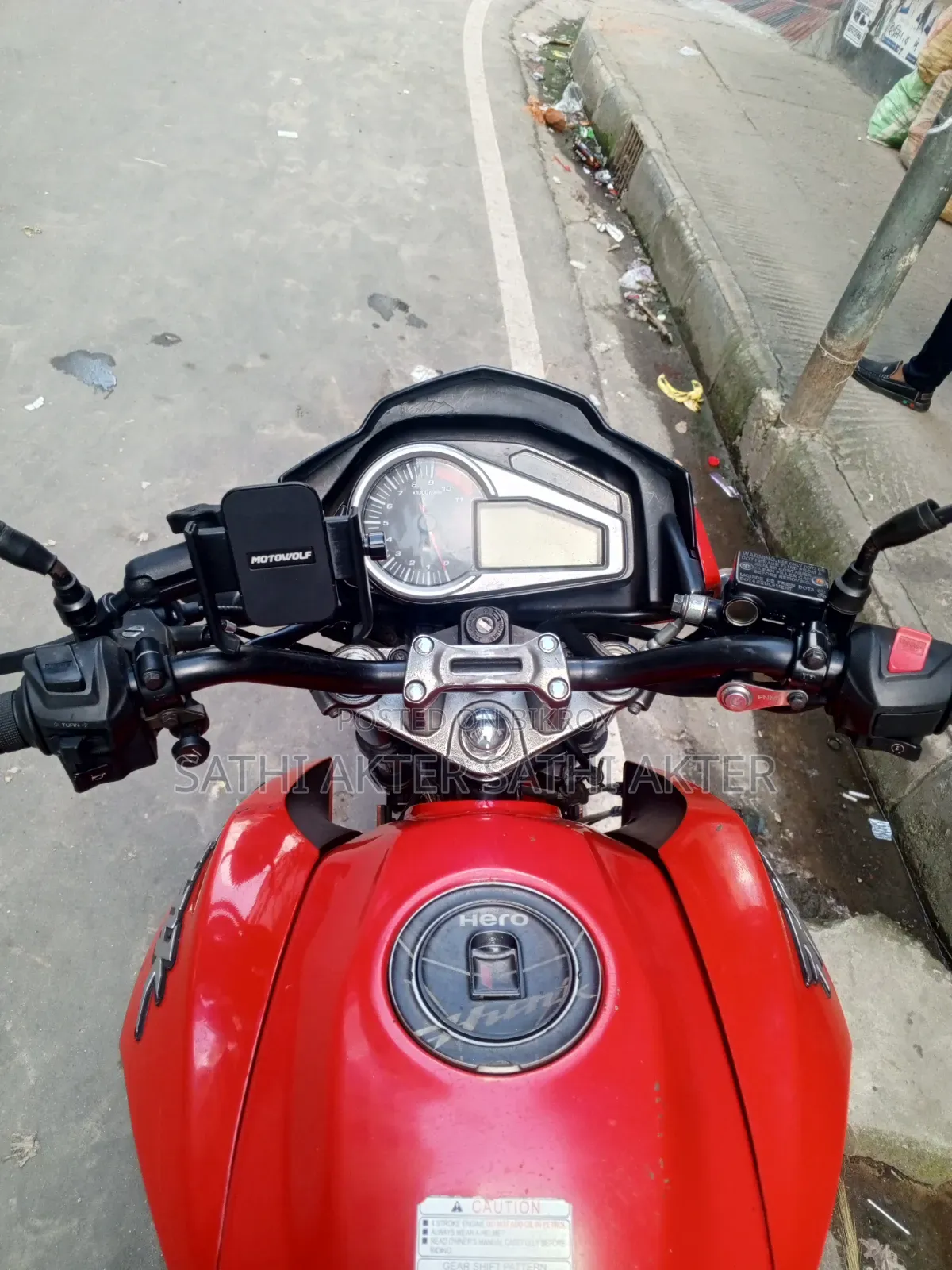 Hero Hunk 2022 Red