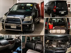 Toyota Noah 2004 Black