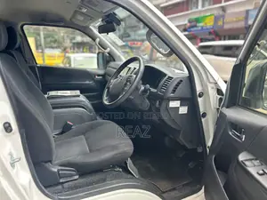 Toyota HiAce 2021 White