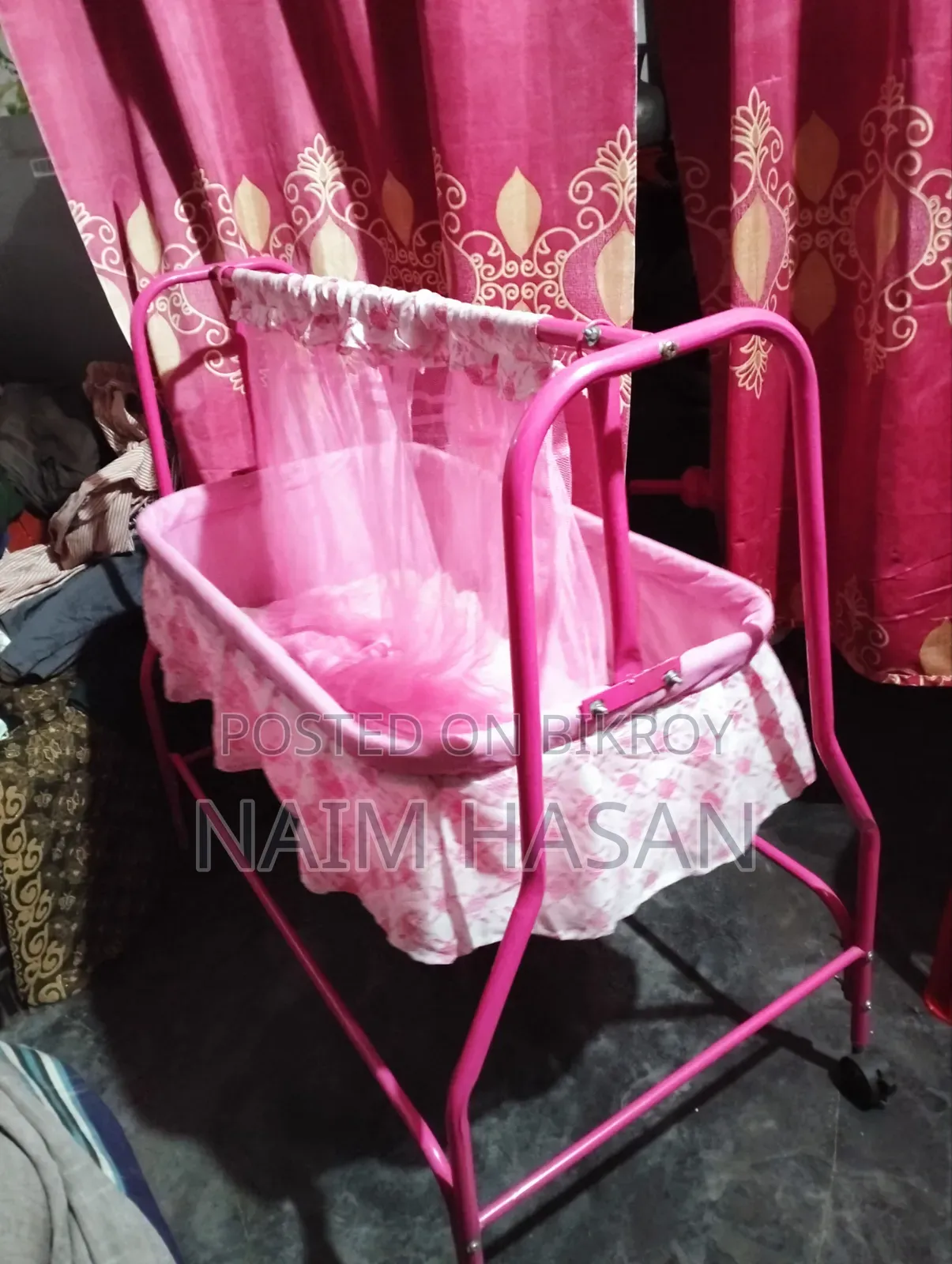 বাচ্চাদের দোলনা