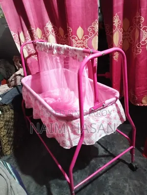 বাচ্চাদের দোলনা