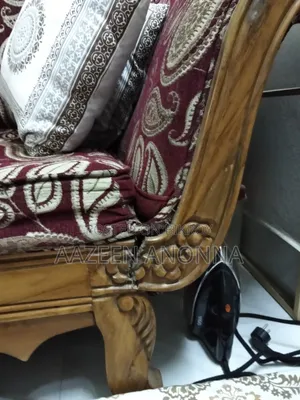 Shegun Kath Er Sofa