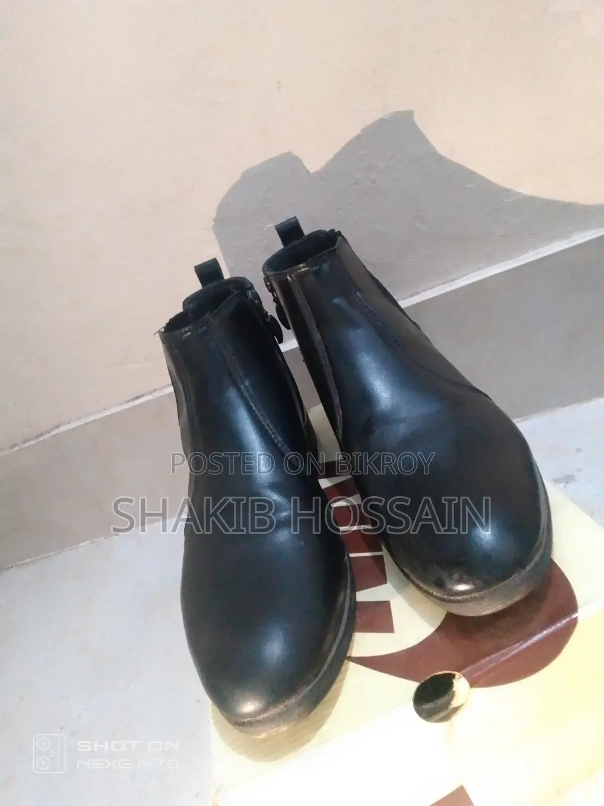 Original Leather Black Chelsea Boot – Used