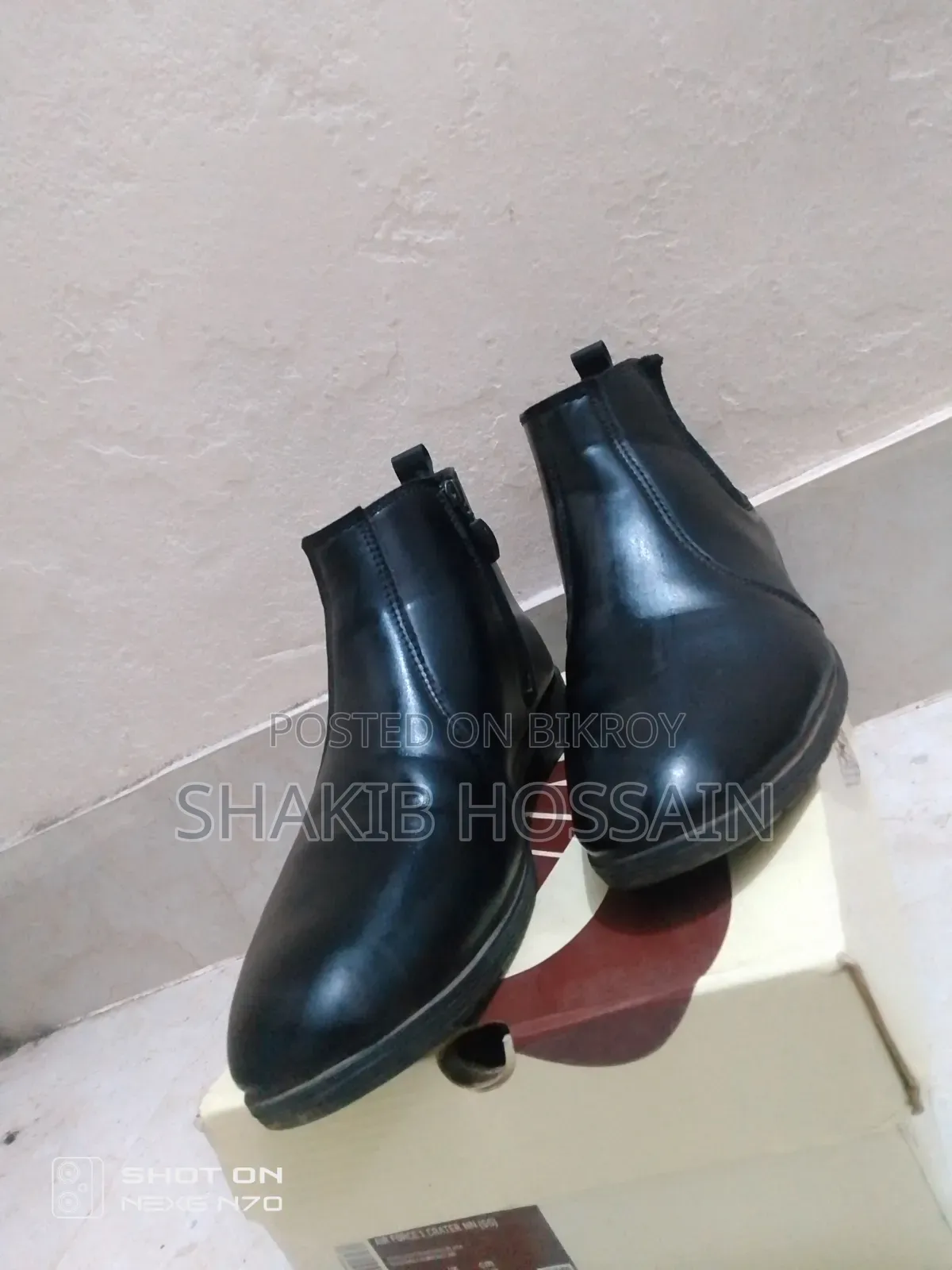 Original Leather Black Chelsea Boot – Used