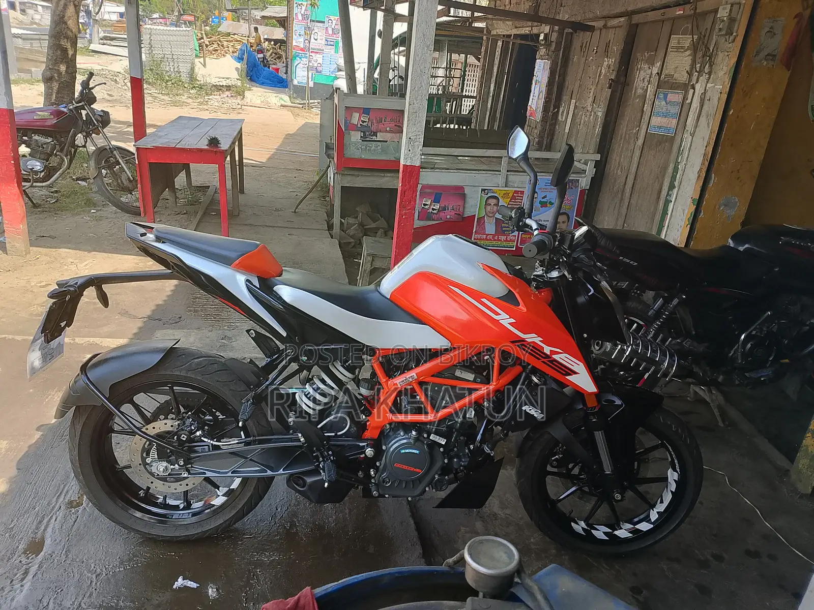 KTM Duke 125 2025 Orange