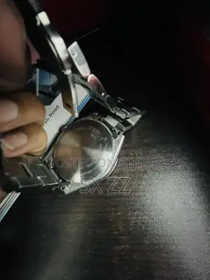 আমি একটি ঘরি বিক্রি করতে চাই