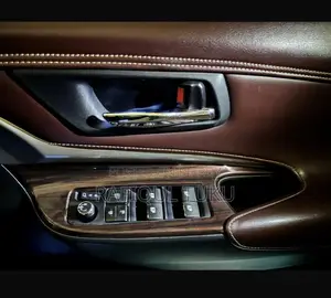 Toyota Harrier Progress Metal & Leather 2016 Pearl