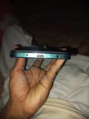 Vivo Y04 128 GB Blue