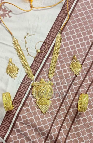 Beautiful Gold-Plated Jewelry Set