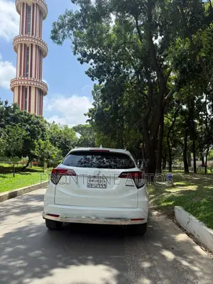 Honda Vezel 2014 Pearl