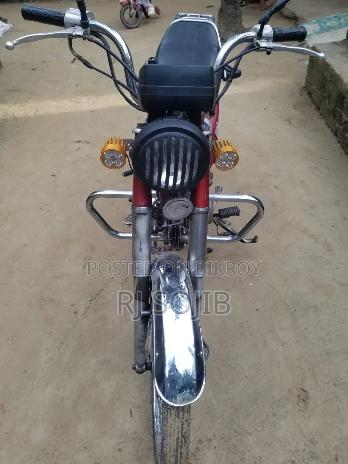 Honda CB 2010 Red