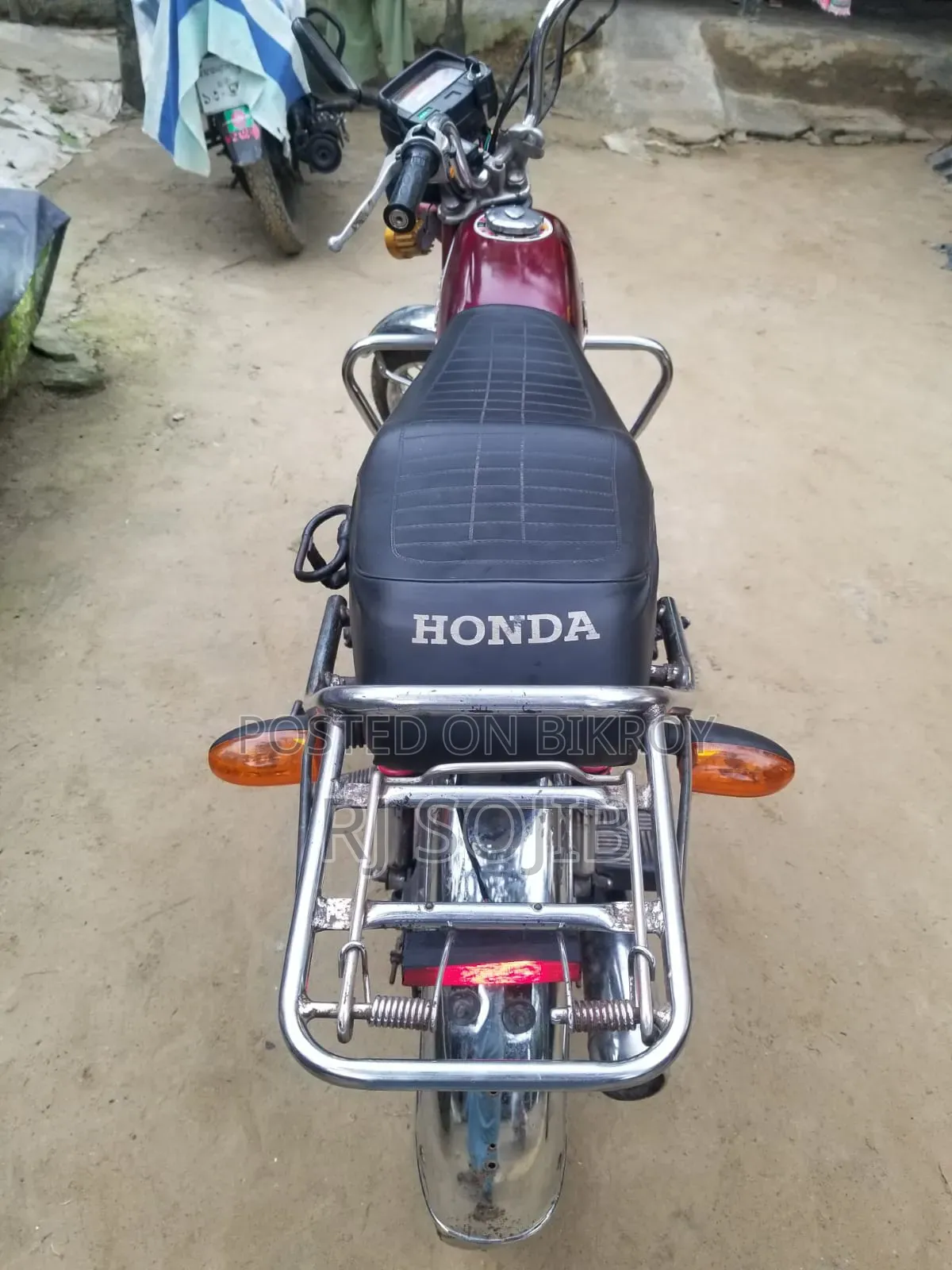 Honda CB 2010 Red