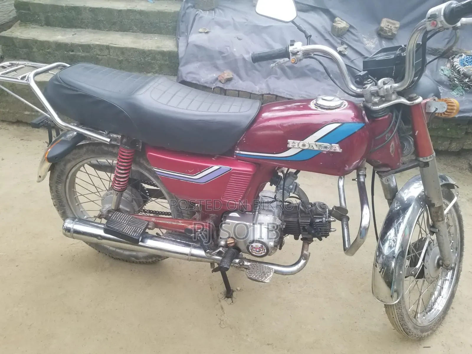 Honda CB 2010 Red