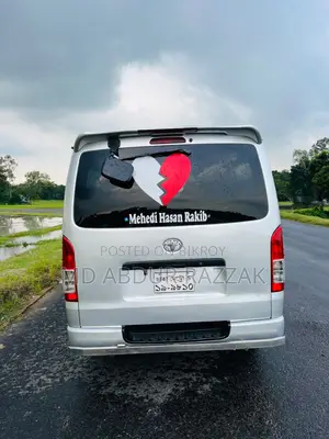 Toyota HiAce 2015 Silver