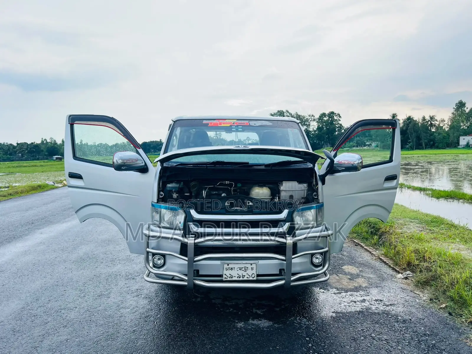 Toyota HiAce 2015 Silver