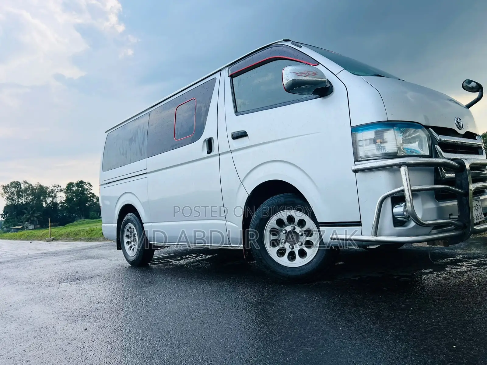 Toyota HiAce 2015 Silver