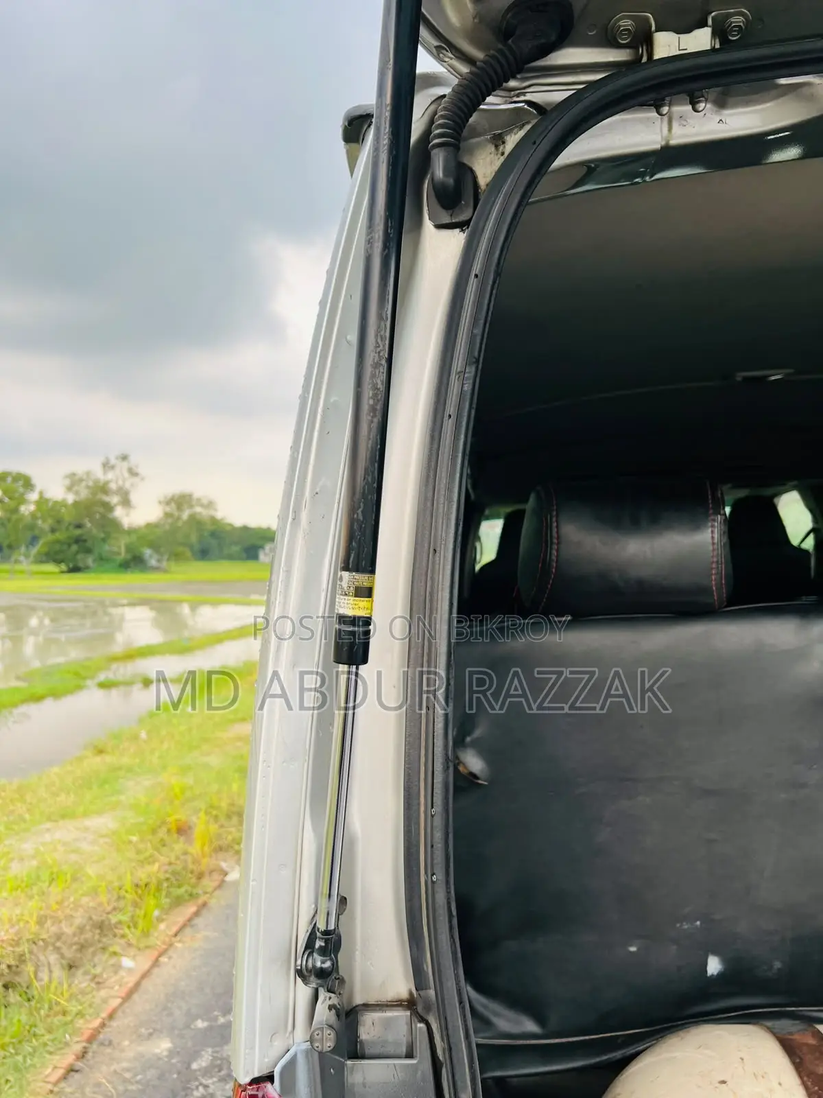 Toyota HiAce 2015 Silver