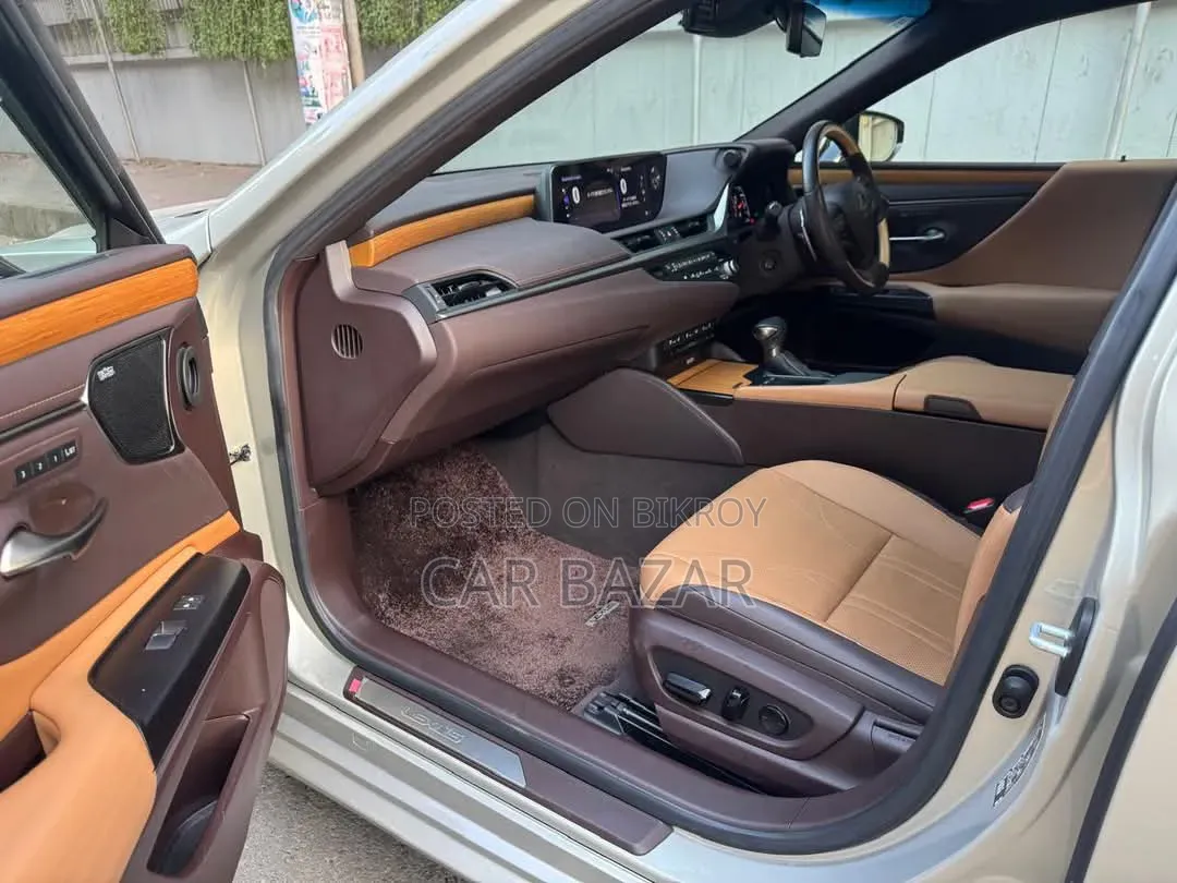 Lexus ES 300H Luxury FWD 2019 Gray