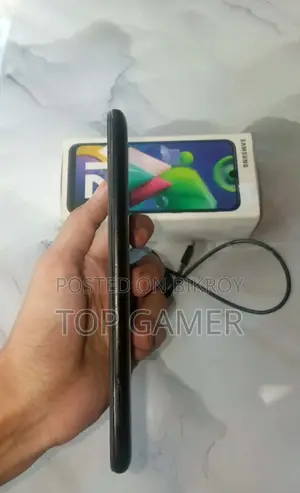 Samsung Galaxy M21 64 GB Black