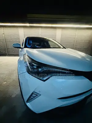 Toyota C-HR 2018 Pearl