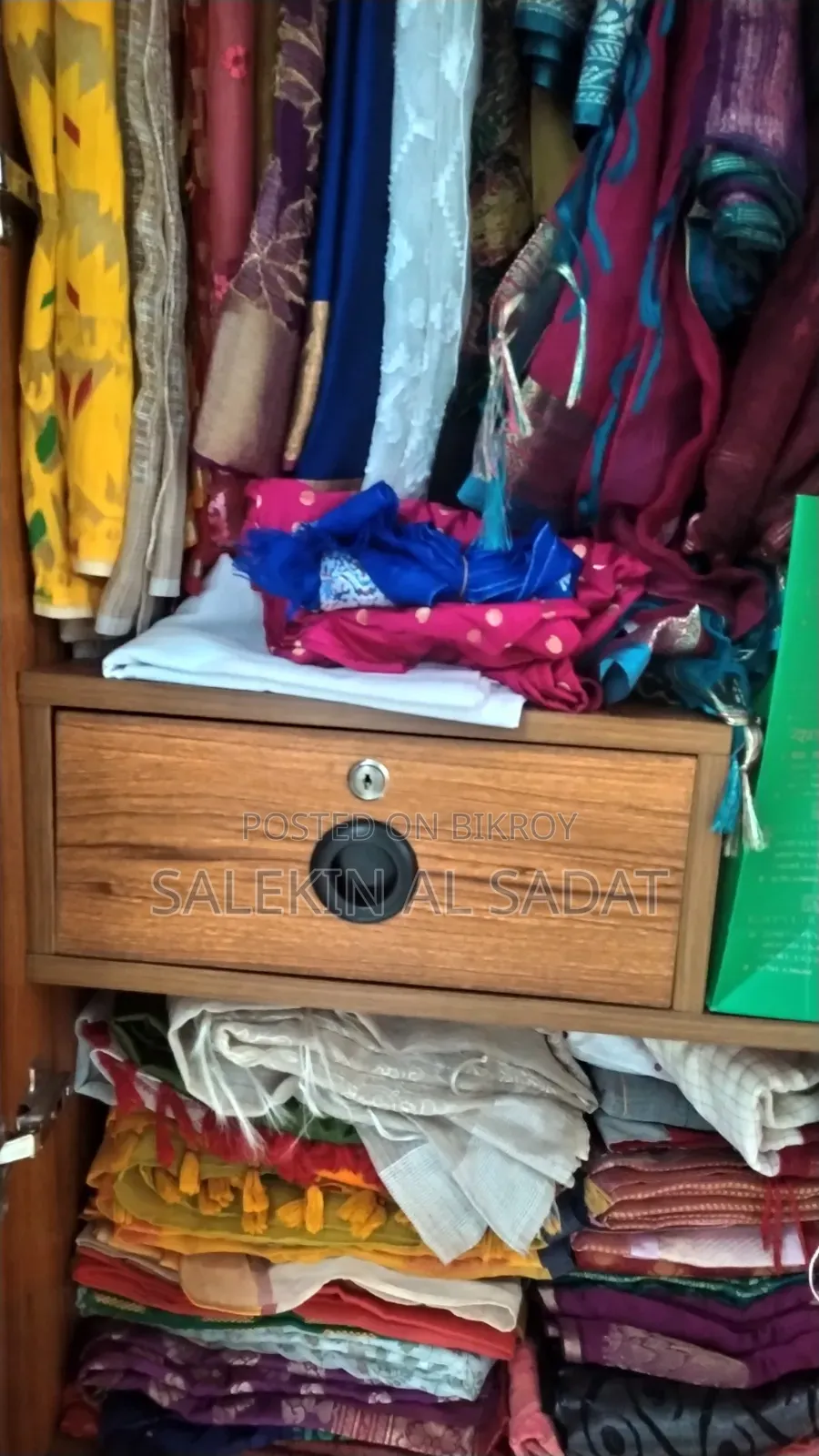 Selling 2 Door Wardrobe