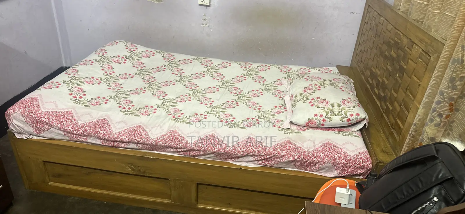 Medium 2person Wood Box Bed
