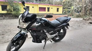 Hero Hero Hunk 150R Dual Disc ABS 2016 Black