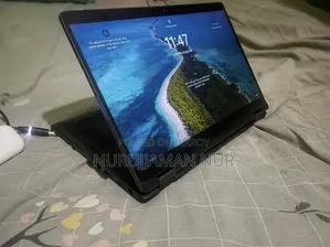 Laptop Dell Latitude 5300 2-in-1 8GB Intel Core i7 SSD 256GB