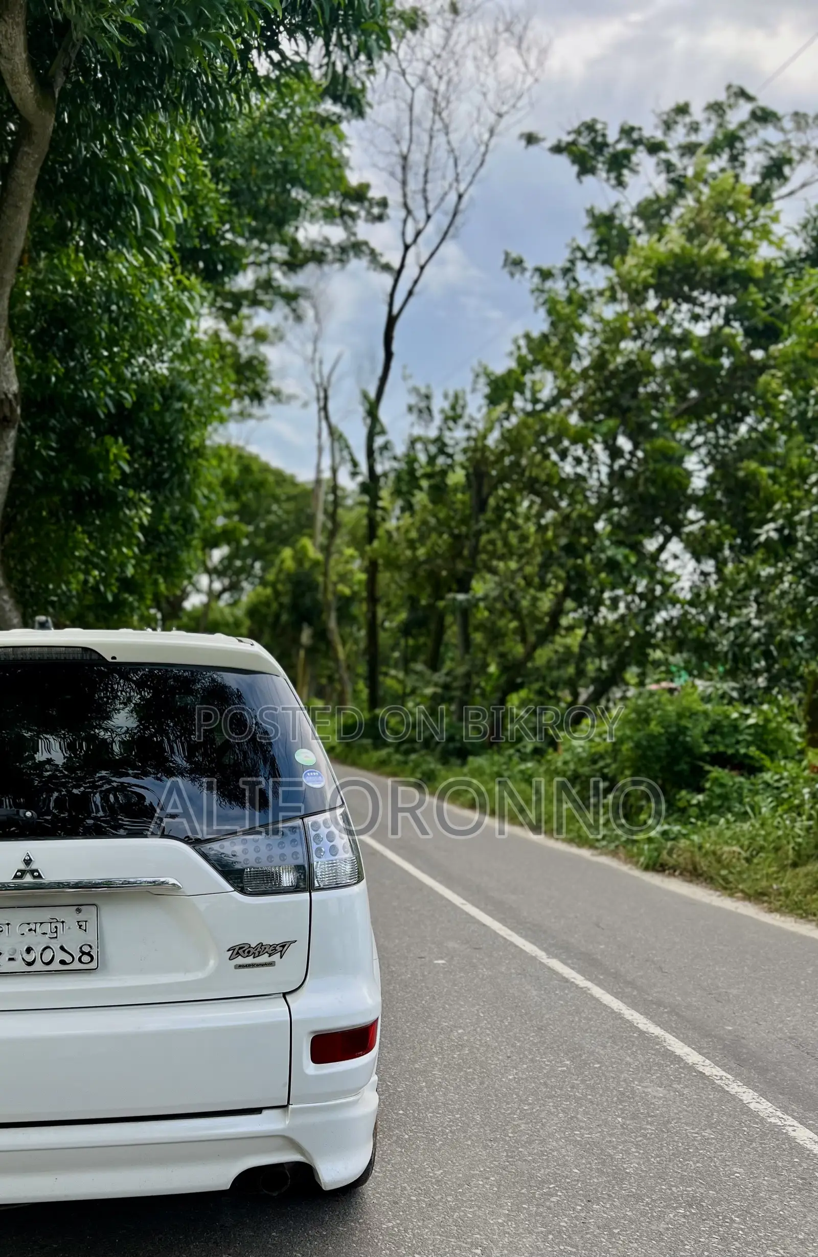 Mitsubishi Outlander 2011 White