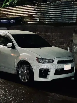 Mitsubishi Outlander 2011 White
