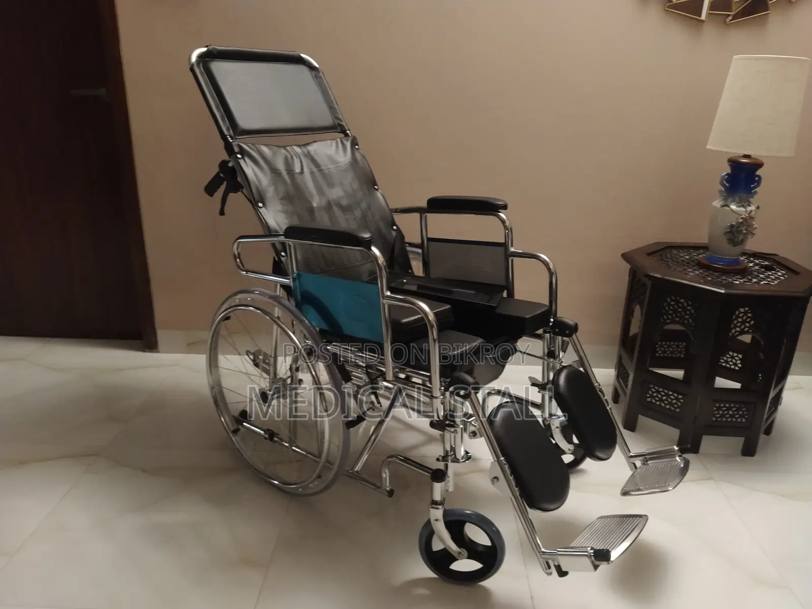 ব্যবহৃত Sleeping Commode Wheelchair বিক্রয় করা হবে – ভালো কন্ডিশন