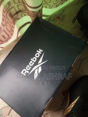 Orginal Reebok in 8k