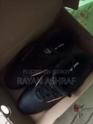 Orginal Reebok in 8k