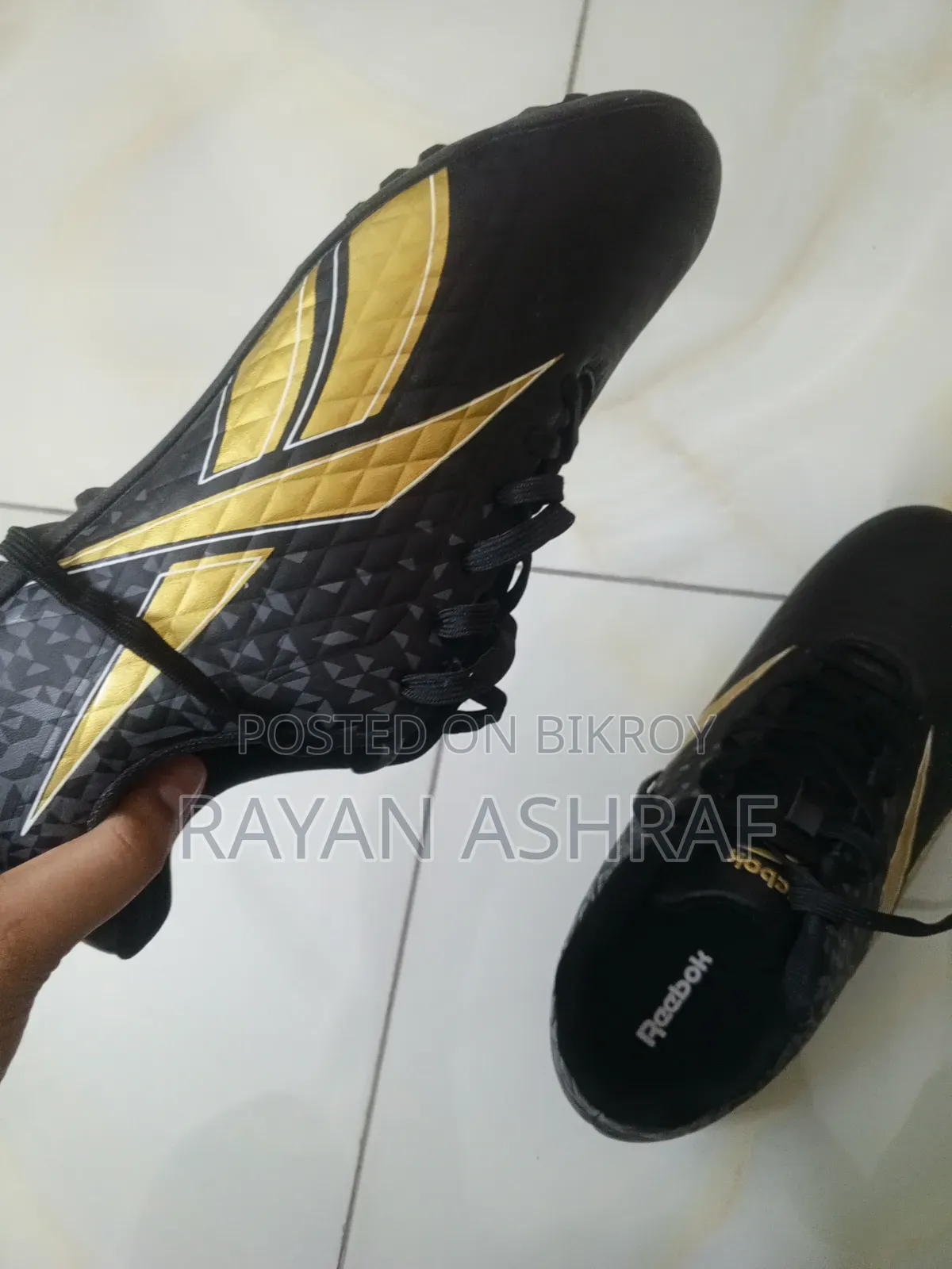 Orginal Reebok in 8k