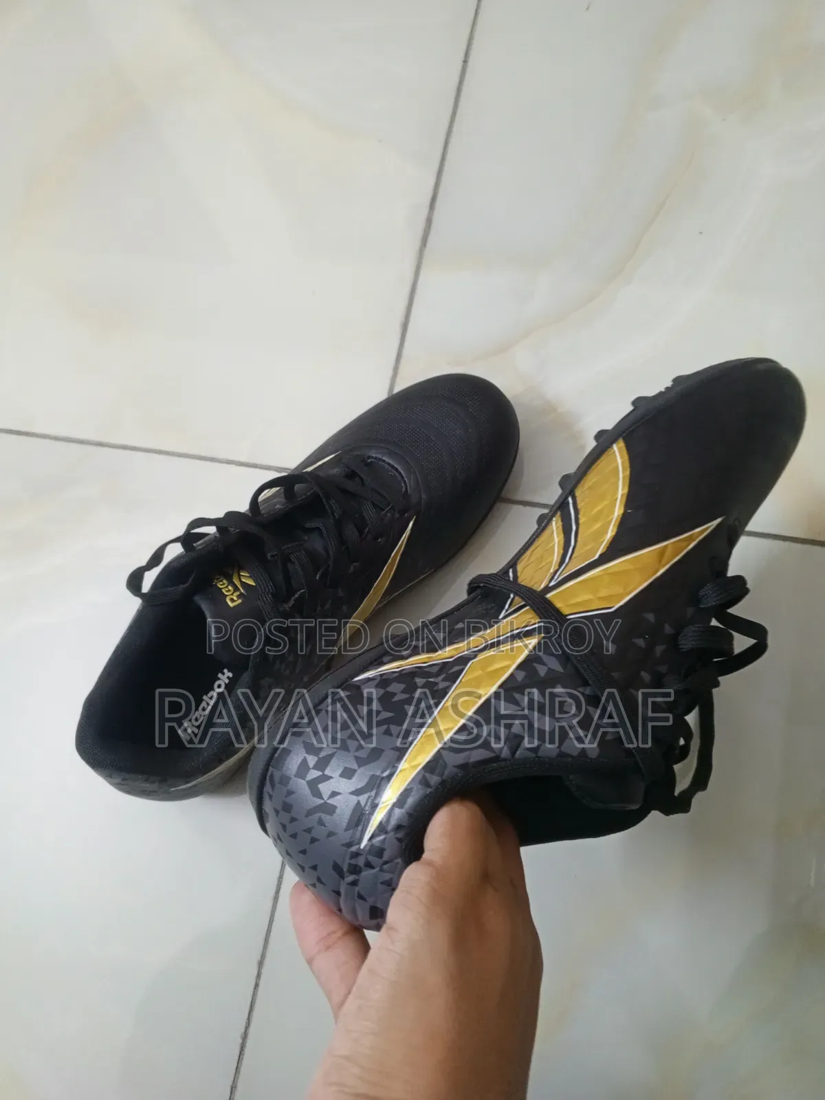 Orginal Reebok in 8k