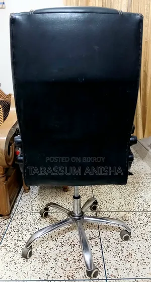 High Quality Wheel Office Chair .