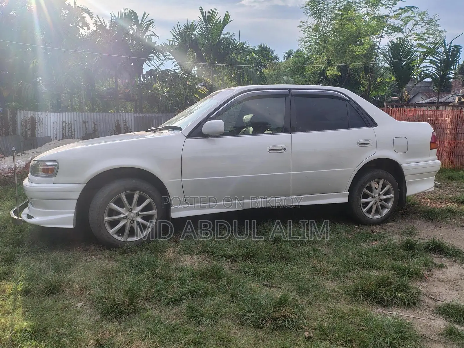 Toyota Corolla 1999 White