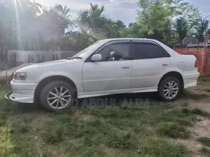 Toyota Corolla 1999 White