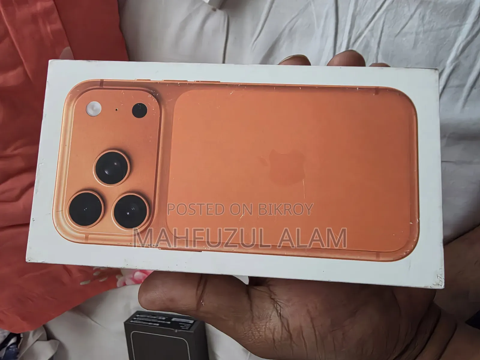 নতুন অ্যাপল আইফোন ১৭ প্রো ১ টিবি কমলা