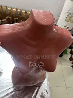 কাপড় ডিসপ্লে এর কিছু ডল বিক্রি হবে ছেলে এন্ড মেয়ে
