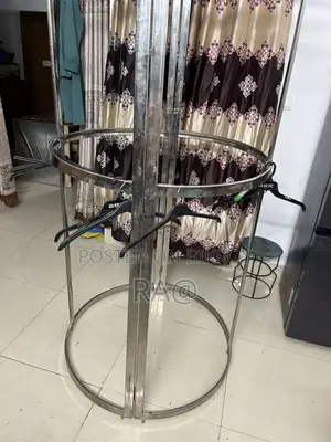 কাপড়ের দোকান এর আলনা ও একটি রেক বিক্রি হবে