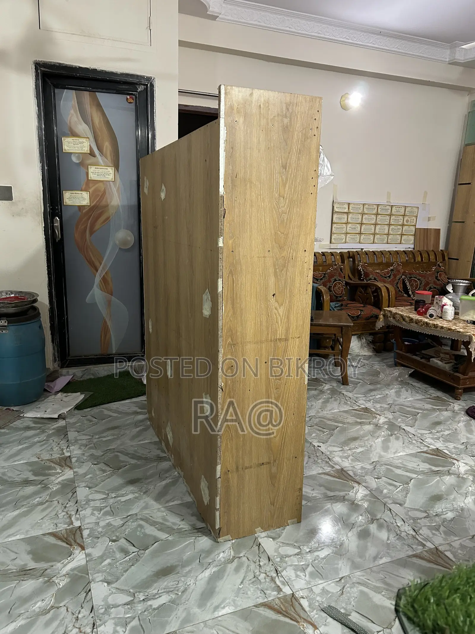 কাপড়ের দোকান এর আলনা ও একটি রেক বিক্রি হবে