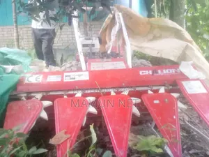 ধান কাটা মেশিন